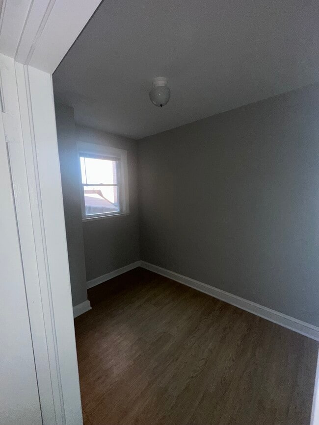 Building Photo - 604 Quail St