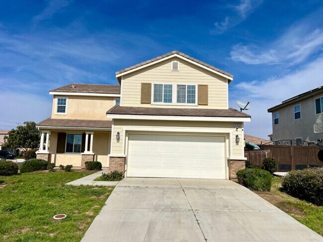 Building Photo - Beautiful 4 bedroom Menifee home available...