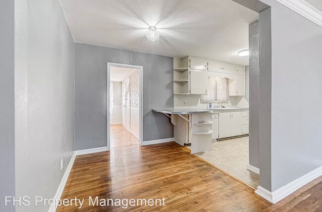 Foto del edificio - 3 br, 1 bath House - 700 S Fairway