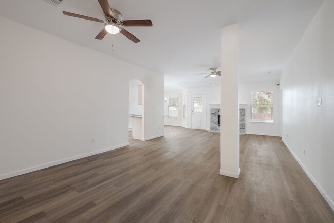 Building Photo - 13626 Ashley Oaks
