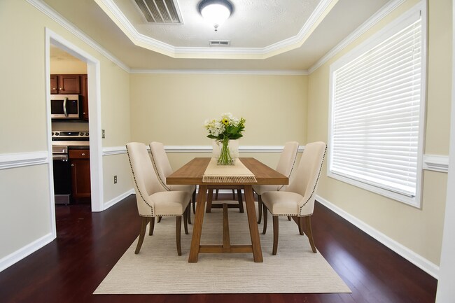Foto del edificio - 3 Bedroom and 2.5 Bath Home - No Pets