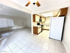 Building Photo - 1822 Avacado Ct