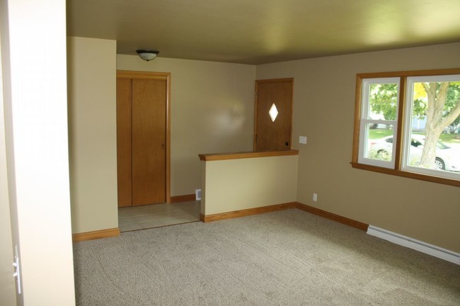 Building Photo - 1407 S Bartell Dr