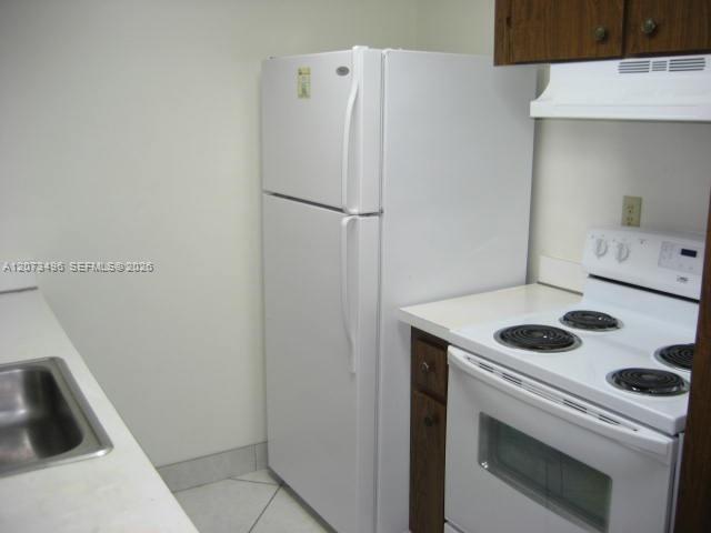 Foto del edificio - 10810 N Kendall Dr