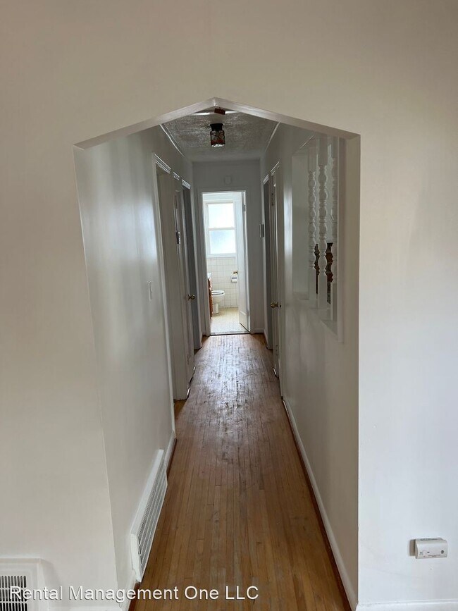 Foto del edificio - 3 br, 1 bath House - 19469 Roscommon St