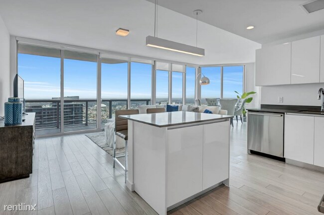 Foto del edificio - 2 br, 2 bath Condo - 1331 Brickell Bay Dr ...