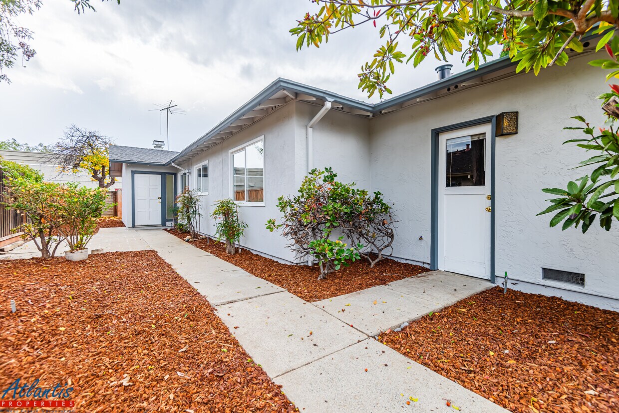 Primary Photo - 1178 W Olive Ave