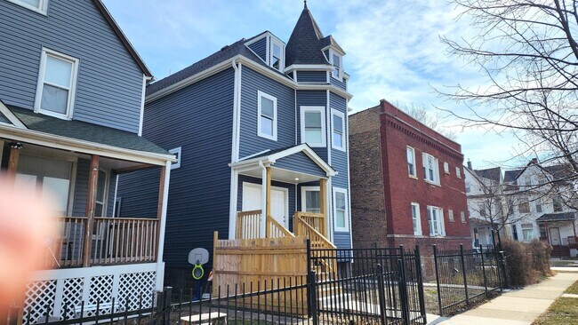 Building Photo - 605 N Latrobe Ave