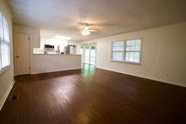 Foto del edificio - 1030 Cumberland Dr