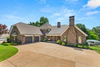 Building Photo - 9711 Pine Point Dr