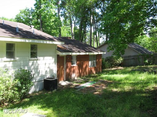 Building Photo - 105 Crestwood Dr
