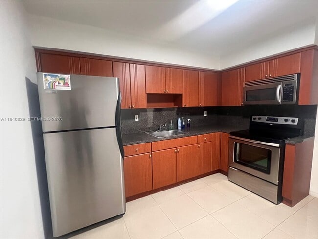 Foto del edificio - 5010 SW 26th Ave