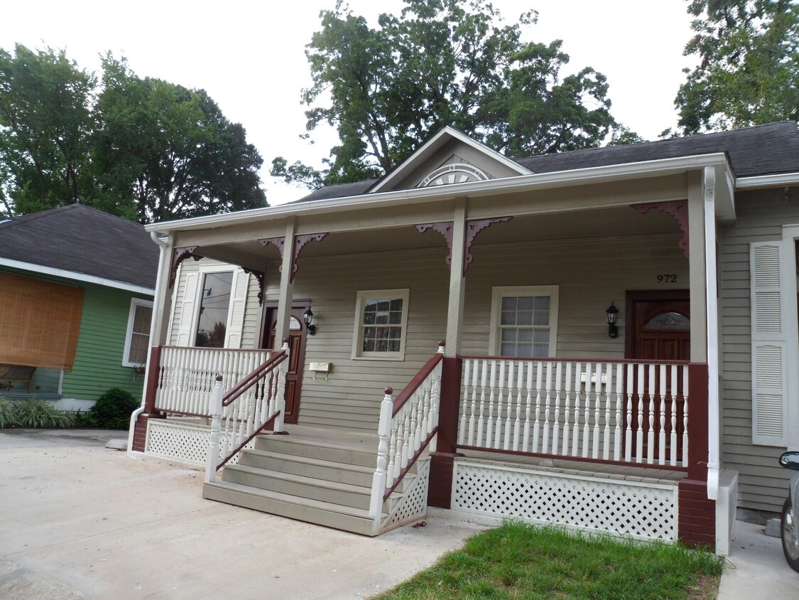 Foto principal - 974 Mayflower St