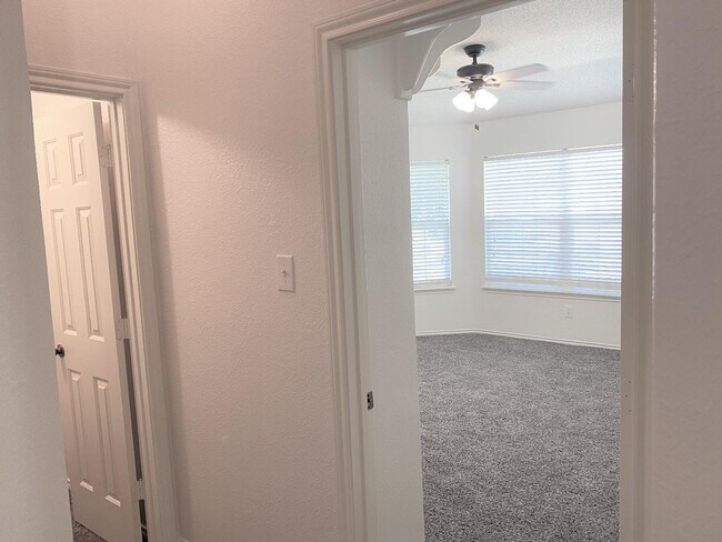 Foto del edificio - 6521 8th St