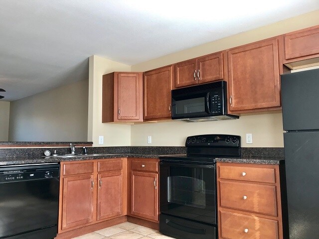 Foto del edificio - 812 Oak Arbor Ct