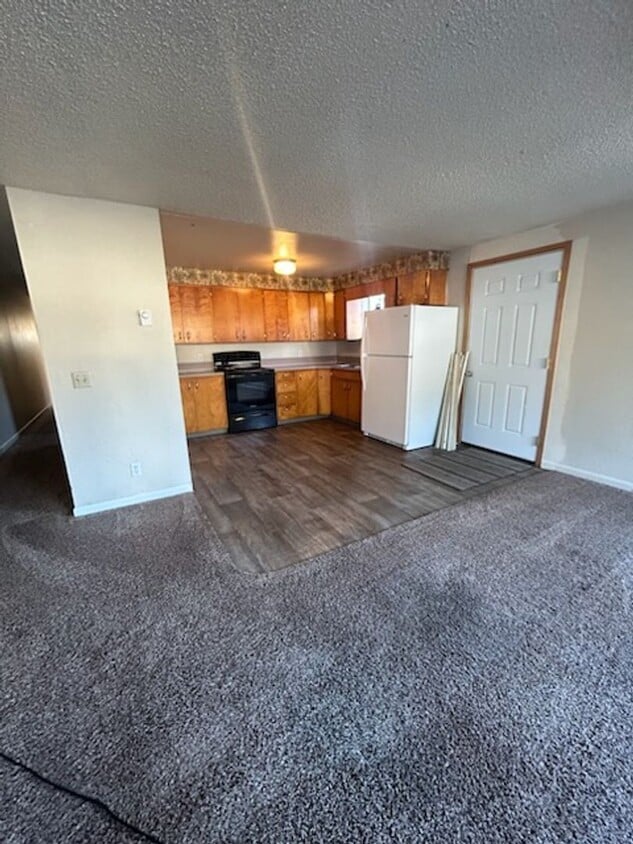 Primary Photo - Border Duplex