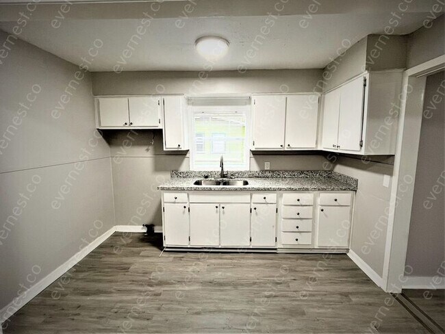 Foto del edificio - 445 Rockdale Dr