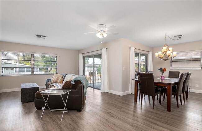 Building Photo - ***WATERFRONT-*GULF ACCESS* BEAUTIFULLY DE...