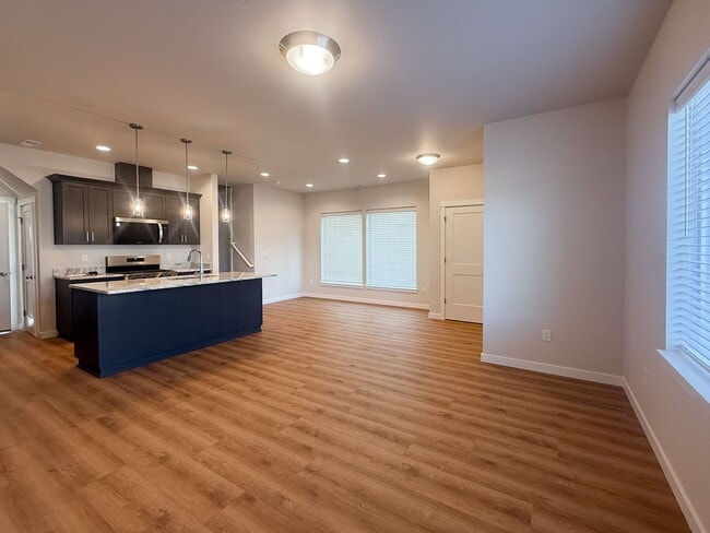 Building Photo - 348 SE Shetterly Dr