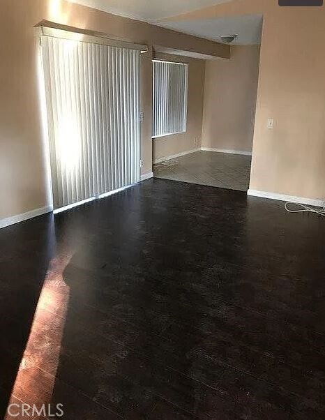 Building Photo - 807 E Pepper Tree Dr