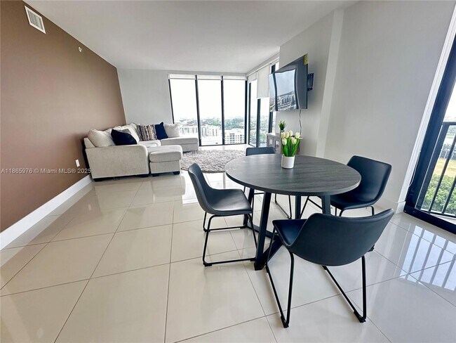 Foto del edificio - 5252 NW 85th Ave