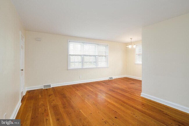 Foto del edificio - 2828 Midvale Ave