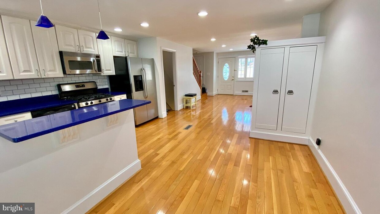 Foto principal - 725 Tolna St