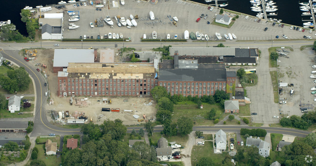 Aerial Photo - Threadmill Apartments