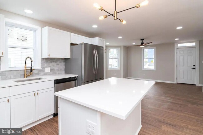 Building Photo - 107 West St