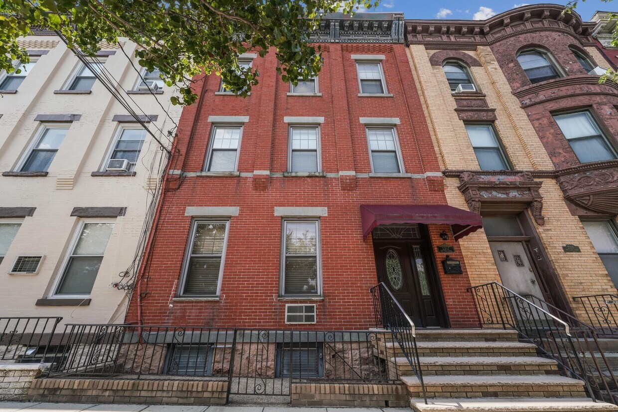 2307 New York Ave, Union City, NJ 07087 House Rental in Union City