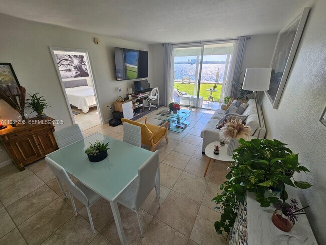 Foto del edificio - 3000 Marcos Dr