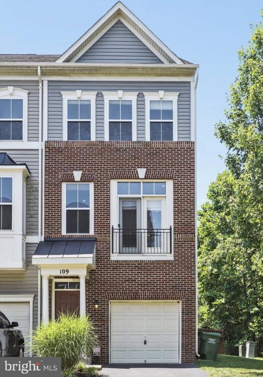 Foto principal - 109 Bellingham Dr