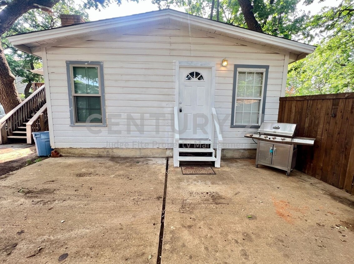 Charming 1/1 Apartment Near UNT Ready For Move-In! - Charming 1/1 Apartment Near UNT Ready For Move-In!