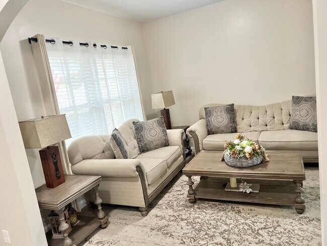 Foto del edificio - 31 White Pine Way