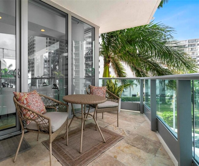 Building Photo - 1331 Brickell Bay Dr