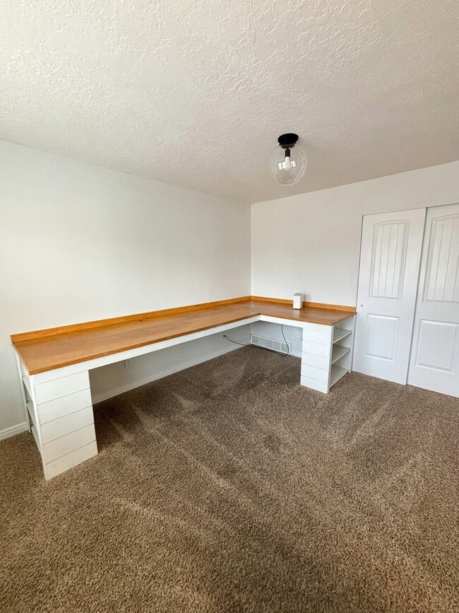 Foto del edificio - 1657 N 645 W St