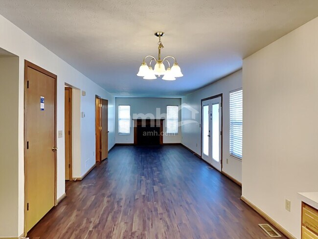 Building Photo - 3162 Fairchild Court