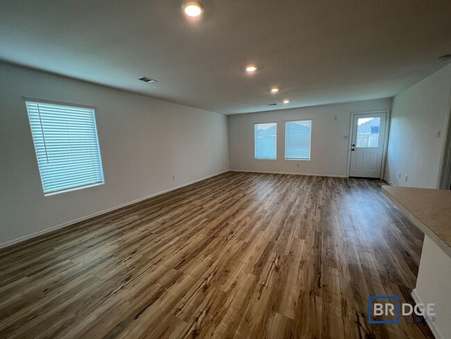 Building Photo - 3315 Aster Mdw Wy