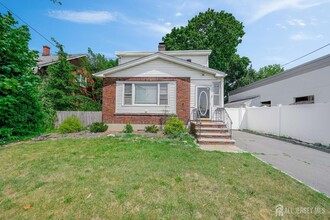 Building Photo - 1144 Amboy Ave