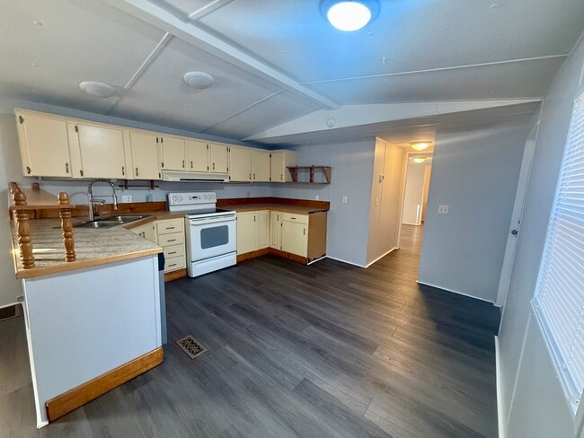 Foto del edificio - 14136 Little Ranch Rd