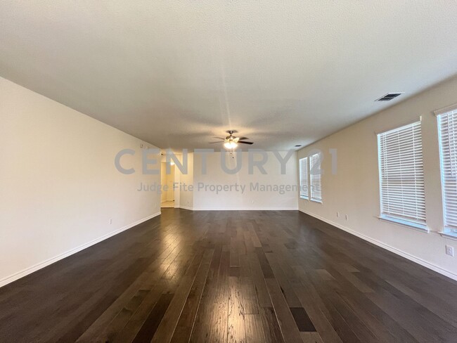 Building Photo - Beautiful 3/2/2 in Fort Worth For Rent!