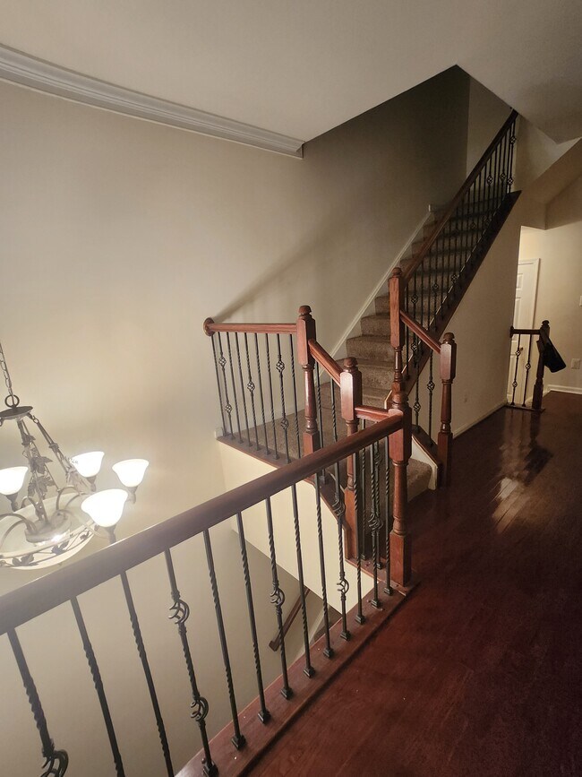 Segunda escalera - 109 Coral Reef Ct