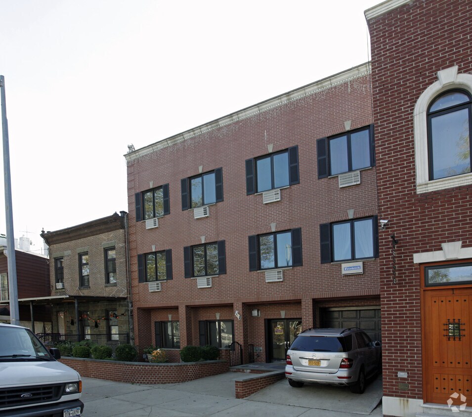 Building Photo - 18-12 25th Rd