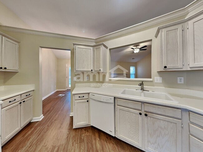 Foto del edificio - 116 Laurel Meadows Pky