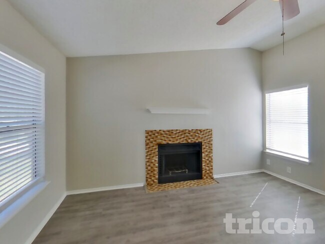 Foto del edificio - 6333 Village Club