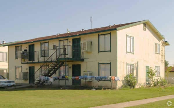 Building Photo - Woodward Greens