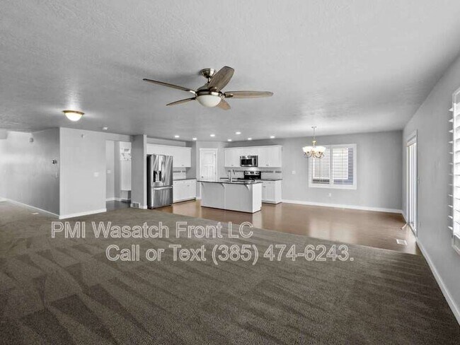 Building Photo - 589 W Life Dr