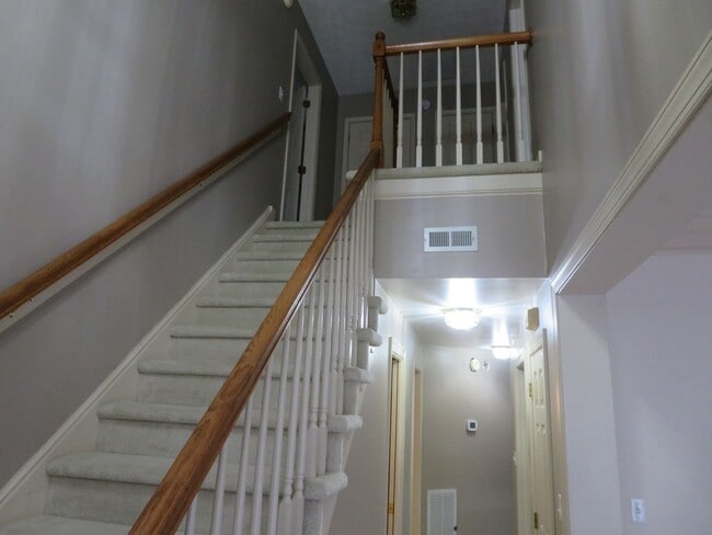 Building Photo - Colonial Heights Virginia
