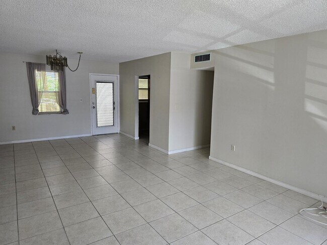 Foto del edificio - 1800 N Lauderdale Ave