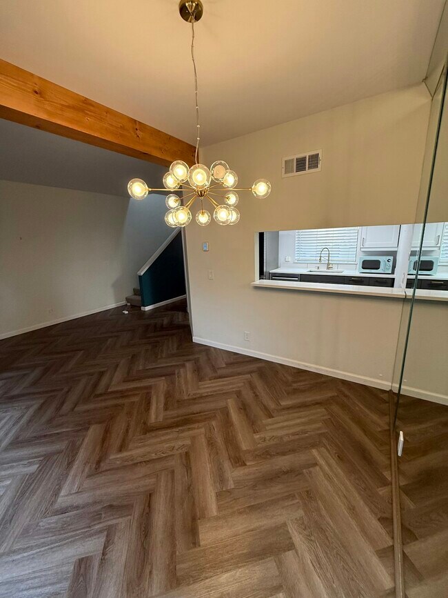 Foto del edificio - 1255 Detroit Ave